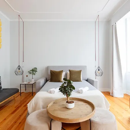 Rooms In Accommodation Shared In Rua Augusta *